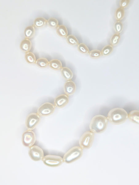 White Graduated Freshwater Pearl Necklace