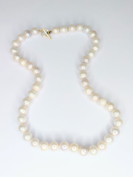 White Super Fine Freshwater Pearl Necklace with 9ct Gold Catch