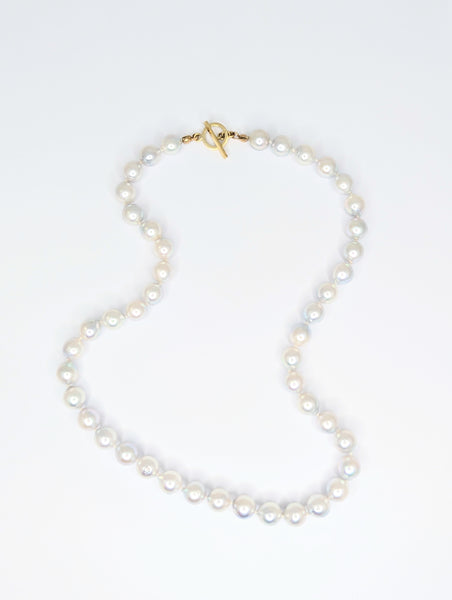 White South Sea Pearl Necklace with 18ct Gold Catch