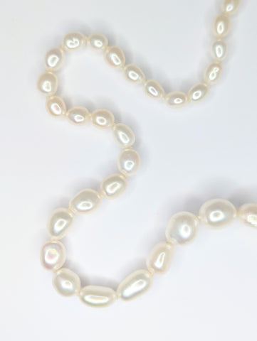 White Graduated Freshwater Pearl Necklace