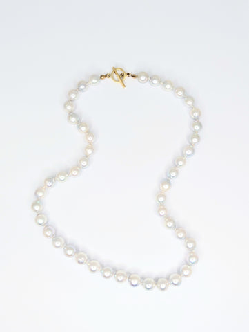 White South Sea Pearl Necklace with 18ct Gold Catch