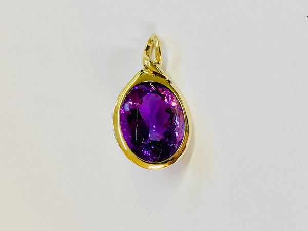 Oval Cut 12.8ct. Amethyst 9ct Yellow Gold Sterling Silver Twisted Bail Pendant 18" 9ct Curb Chain - David Smith Jewellery